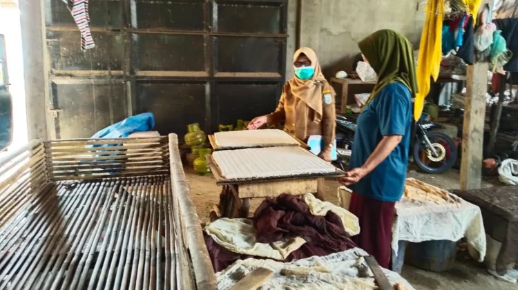 Puskesmas Way Tuba Periksa Sanitasi Industri Tahu