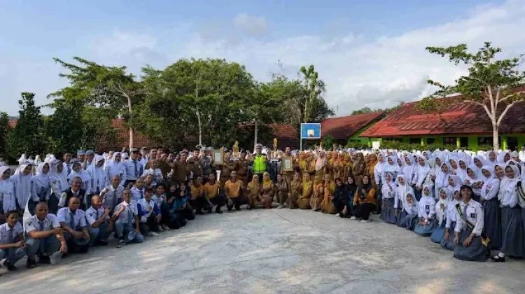 Satlantas Way Kanan Edukasi Pelajar lewat Police Goes to School