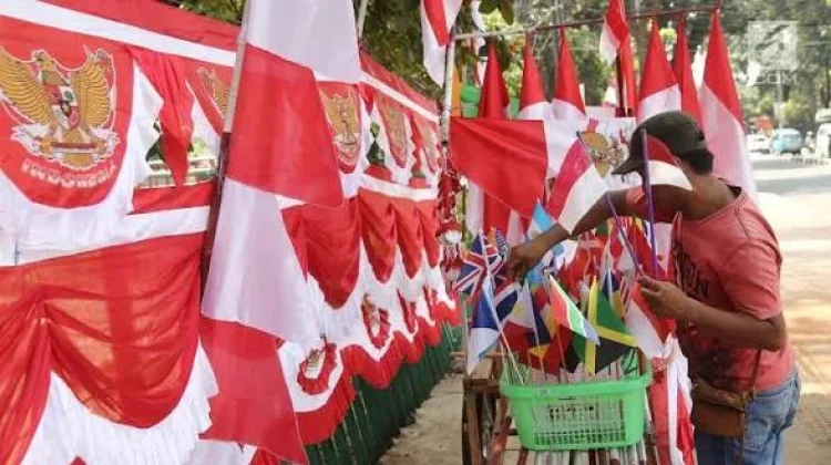 Pedagang Bendera Bandar Lampung Keluhkan Sepinya Pembeli