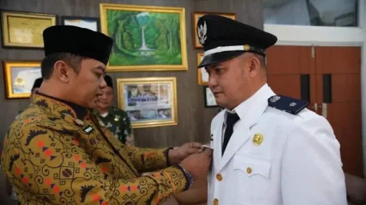 Feriza Dilantik Jadi Pj Kepala Kampung Sumber Rejeki