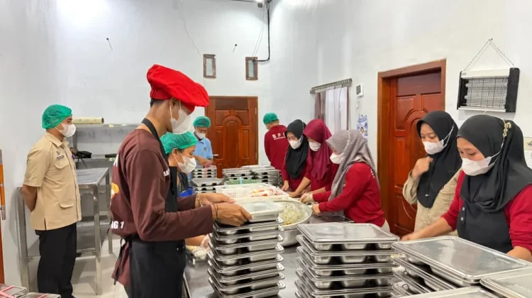 SPPG Telangkaret Perkuat Kemitraan bersama Petani dan Peternak Lokal