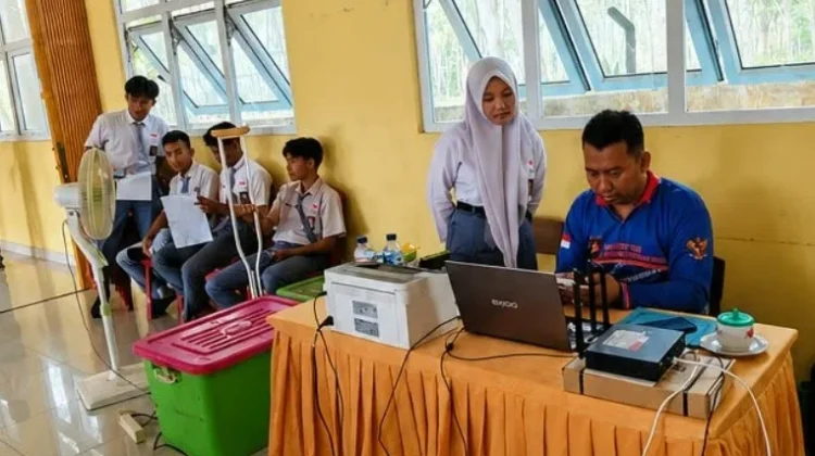 Disdukcapil Way Kanan Layani 158 Dokumen di SMAN 1 Negara Batin