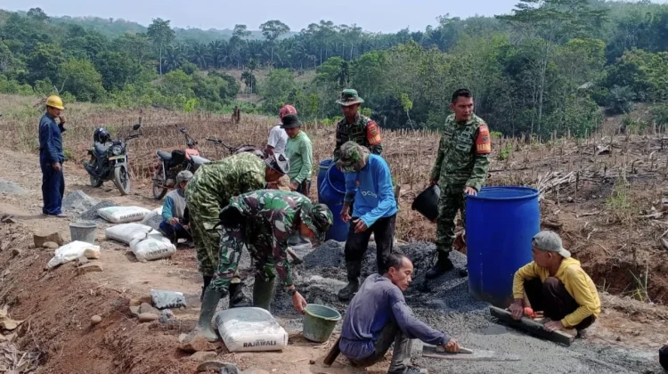 Jalan Penghubung Tiuh Balak 2 dan Setia Negara Dicor