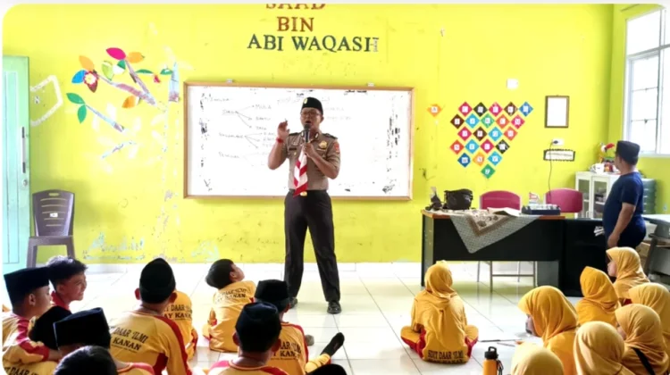 Polsek Umpu Semenguk Beri Edukasi Kamtibmas di Perkemahan Pramuka
