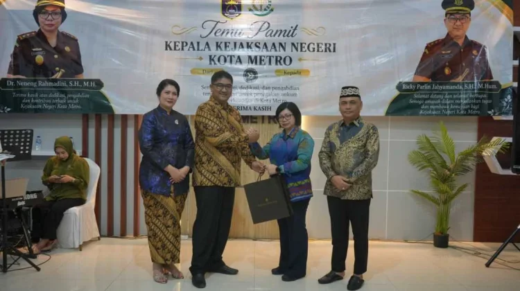 Wali Kota Metro Hadiri Temu Pamit Kajari