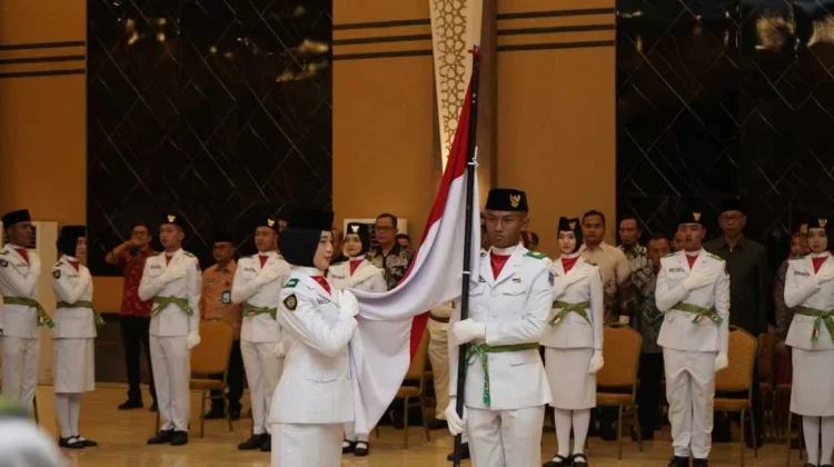 Wali Kota Kukuhkan Paskibraka Kota Metro