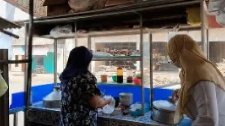 Puskesmas Way Tuba Periksa Keamanan Pangan Bakso Gober
