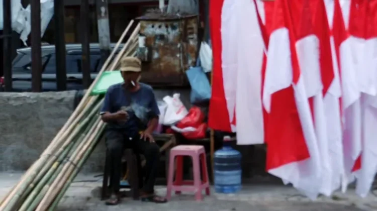 Sepi Pembeli, Pedagang Bendera Tergerus Pasar Online