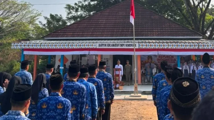 Camat Umpu Semenguk Ajak Warga Isi Kemerdekaan dengan Pembangunan