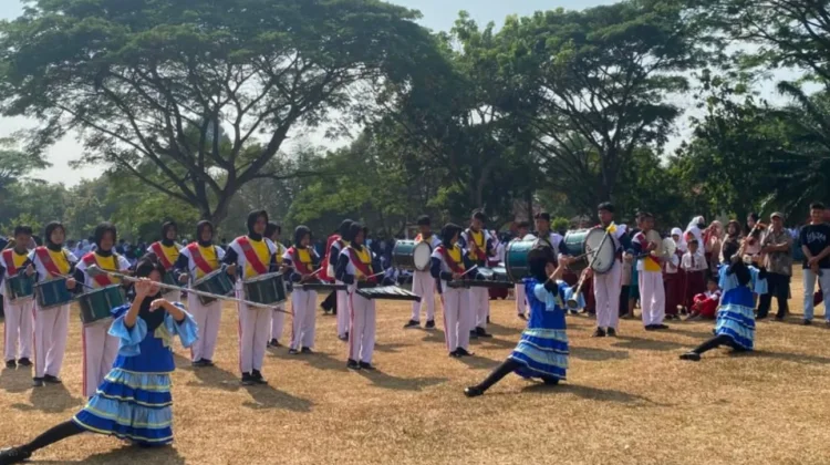 Drum Band GNA MTsN 1 Way Kanan Unjuk Aksi di HUT ke-81 RI