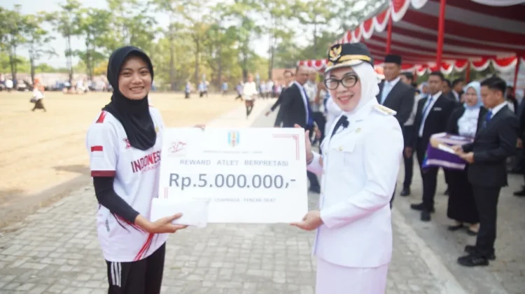 Atlet Pencak Silat Way Kanan Raih Tali Asih Rp5 Juta