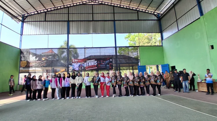 Semarak Turnamen Tenis Beregu, Pererat Kebersamaan dan Sportivitas