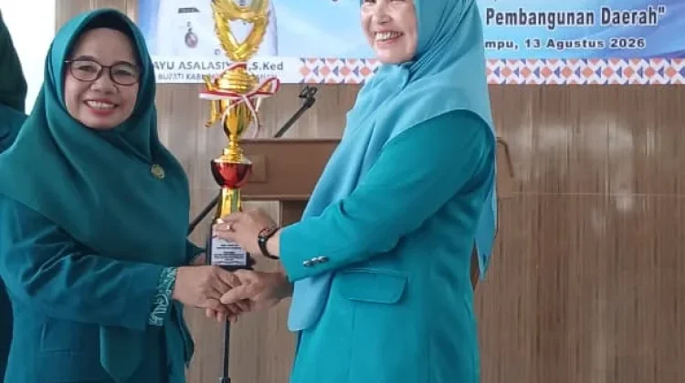 TP PKK Gunung Sangkaran Juara 1 Lomba Pidato