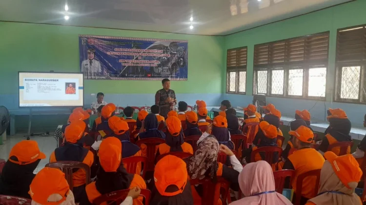 BPBD Way Kanan Imbau Siswa Gunakan Masker saat Kemarau