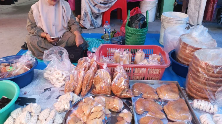 Aneka Kue Tradisional Ramaikan Pasar, Jadi Pilihan Camilan Masyarakat