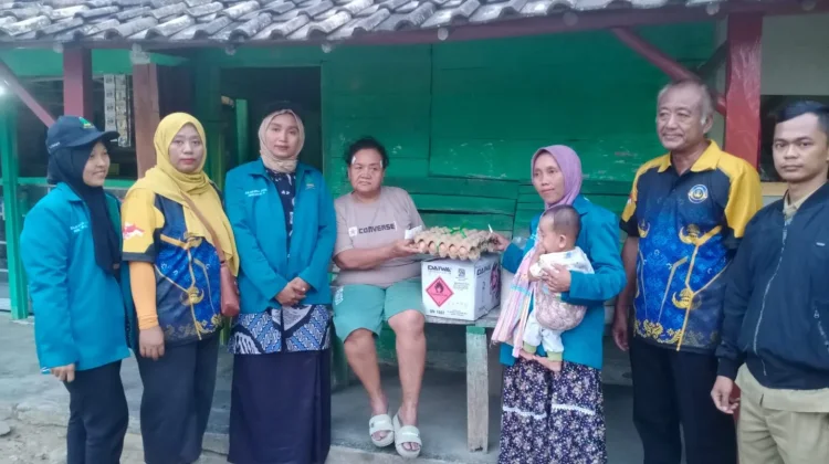 Sebulan Pascakebakaran, Warga Sangkaran Bakti Terima Bantuan