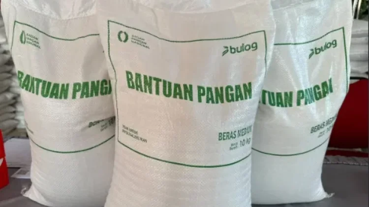Bantuan Beras Bantu Warga Way Kanan Hadapi Kenaikan Harga Pangan