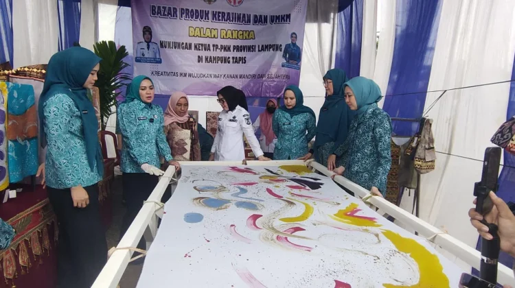 IKM Godong Helau Kenalkan Batik Ciprat di Desa Tapis
