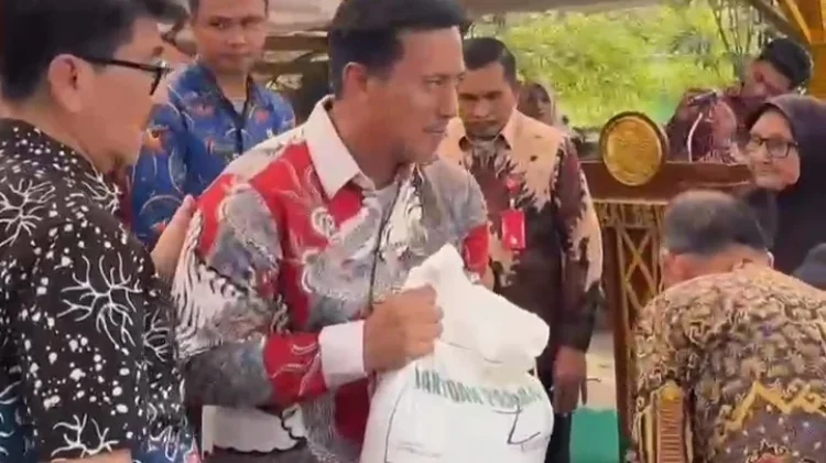 Bulog dan Pemkab Lampung Utara Launching Bantuan Pangan Alokasi Juli-September