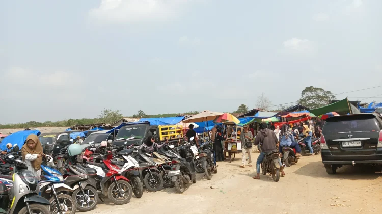 Aktivitas Pasar Negeri Baru Ramai, Penuhi Kebutuhan Masyarakat