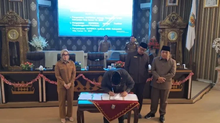 DPRD Way Kanan Sahkan Perda Fasilitasi Pondok Pesantren