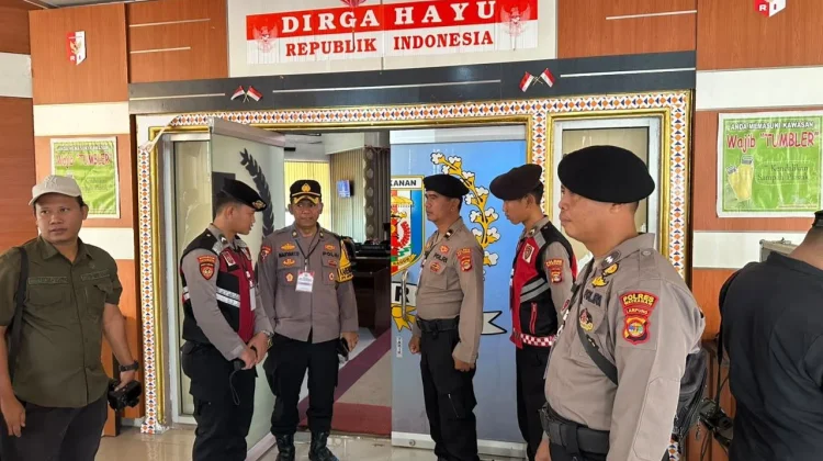 Penyampaian Visi-Misi Cawabup, Pengamanan DPRD Way Kanan Diperketat