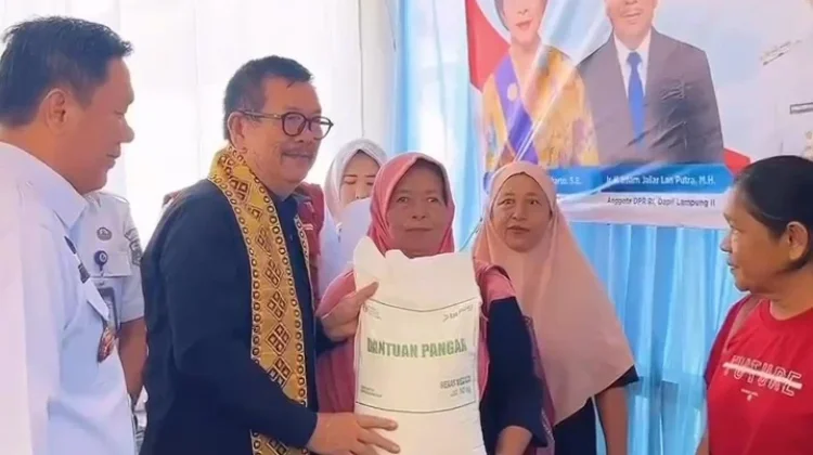 Bulog Lampung Utara Salurkan Bantuan Pangan di Kecamatan Abung Selatan