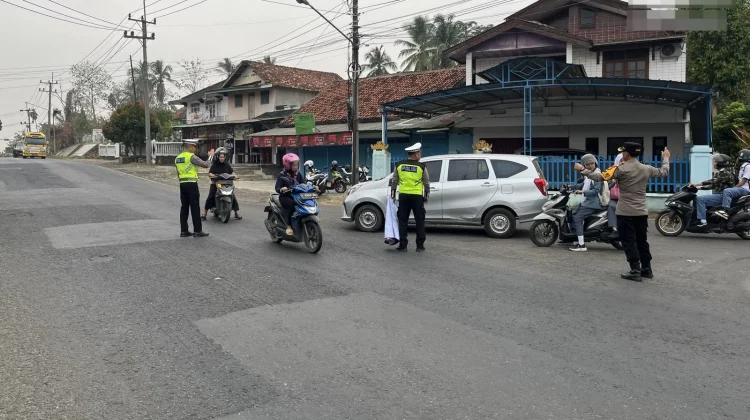 Polres Way Kanan Intensifkan Pengamanan Arus Lalu Lintas Pagi