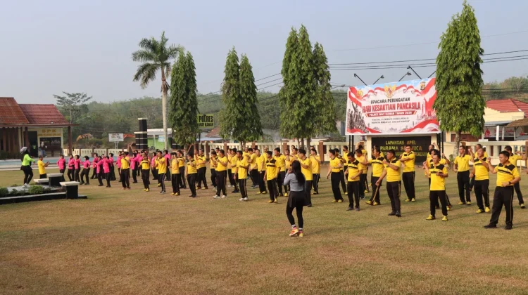 Polres Way Kanan dan Bhayangkari Gelar Olahraga Senam Bersama