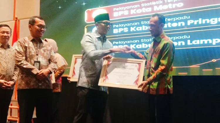 Tiga BPS Kabupaten/Kota di Lampung Dapat Penghargaan Atas Pelayanan Statistik