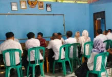 Kampung Kotaway Evaluasi Kinerja Aparatur, Kepala Kampung Tekankan Disiplin