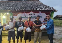 DPW dan DPD PSI Salurkan Bantuan Sembako di Way Kanan