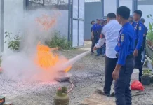 Lapas Gandeng Damkar Gelar Simulasi Penanggulangan Kebakaran