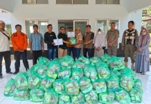 BPBD Way Kanan Salurkan Ratusan Paket Sembako di Kecamatan Negara Batin