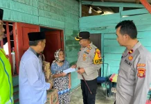Gandeng Baznas Polres Way Kanan Salurkan Zakat Fitrah