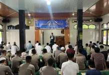 Salat Idul Fitri di Masjid Kompleks Mapolres Way Kanan Berlangsung Khidmat