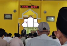 Khotib Masjid Nurul Huda Ingatkan Bakti Orang Tua