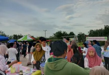 Tugu Ryacudu Ramai Dikunjungi Warga saat libur Lebaran