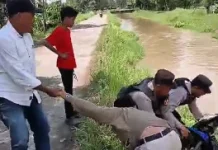 Motor Terjun ke Sungai di Irigasi Sukabumi, Dua Pemuda Selamat