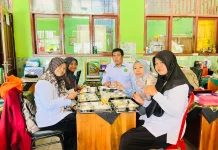 Guru dan Staf Terima Manfaat MBG di MIN 1 Way Kanan