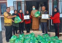 Pemkab Way Kanan Bantu Warga Terdampak Banjir dan Kebakaran