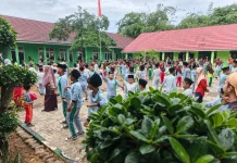 Senam Jumat MIN 4 Way Kanan Tanamkan Budaya Hidup Sehat
