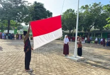 Upacara Hari Kartini di MIN 3 Way Kanan Berlangsung Khidmat