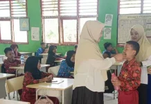 POPM Cacingan Digelar di SDN 01 Bumi Dana Way Tuba