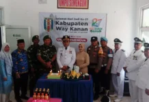 HUT ke-27 Way Kanan, Kecamatan Umpu Semenguk Potong Tumpeng