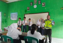 Satlantas Polres Way Kanan Tanamkan Disiplin Kepada Siswa