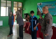 Kejari Way Kanan Edukasi Anti Perundungan dan Bahaya Narkotika ke Pelajar