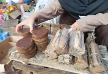 Gula Merah dan Wajit Tradisional Tetap Diburu Pembeli di Pasar