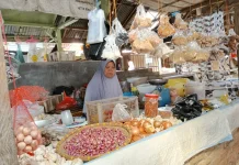Pedagang Bumbu Dapur di Pasar Tradisional Tetap Ramai Pembeli