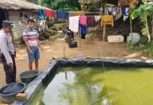 Polsek Buay Bahuga Dampingi Warga Budidaya Ikan Lele